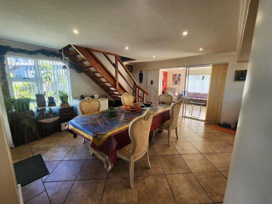 4 Bedroom Property for Sale in Chanteclair Western Cape